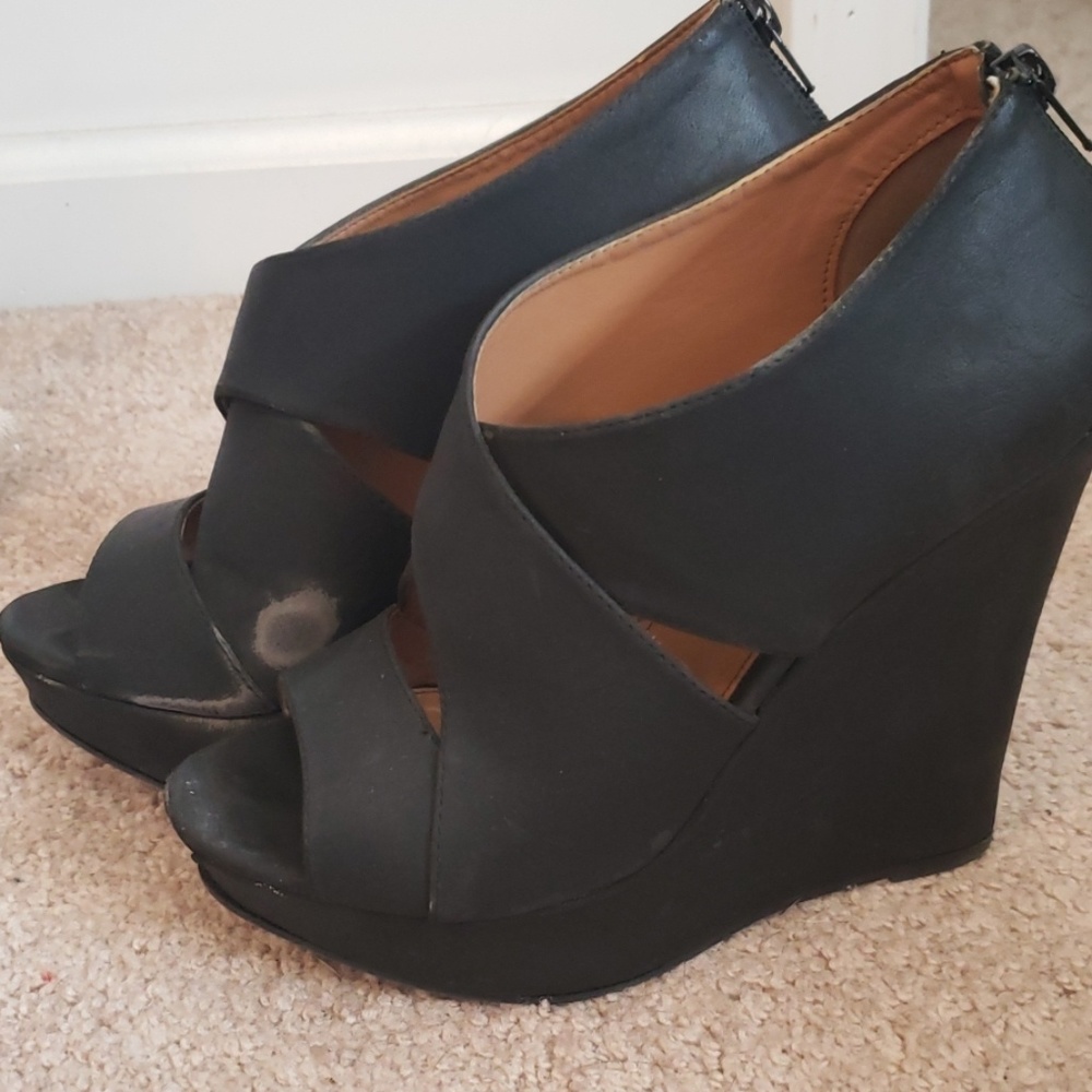 Platforms - Picture 1 of 1